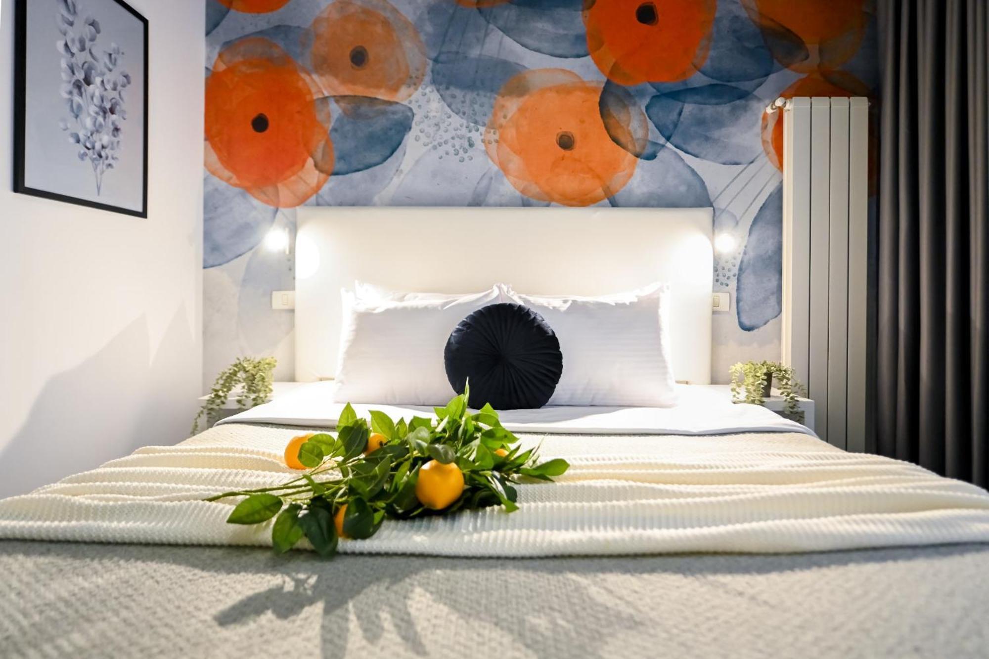 Urban Paradise - Modern Central Accommodation Bucharest Room photo